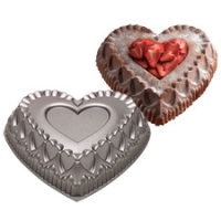 Dimensions® Crown of Hearts - Bökunarmót image